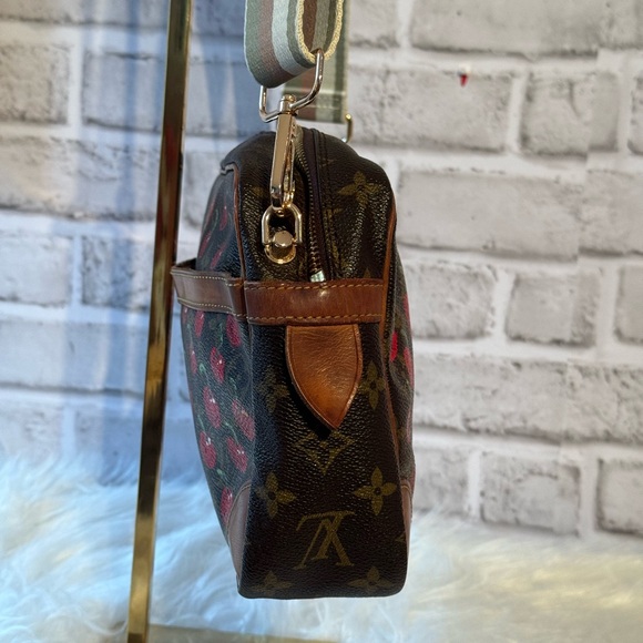 Louis Vuitton Cherry Collection Hand Painted upcycled makeup crossbody - Picture 6 of 12